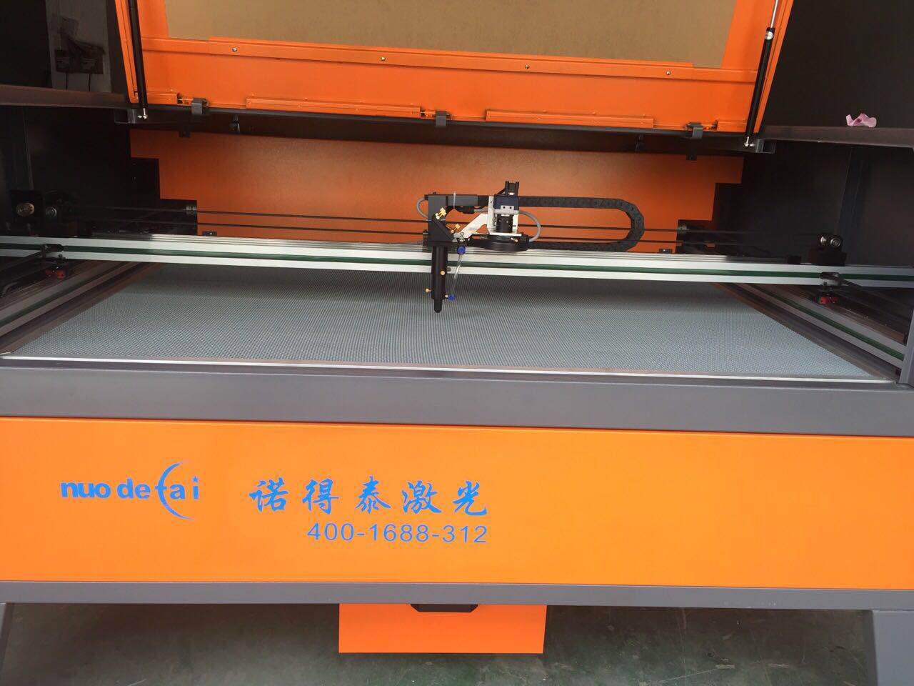 在小型非金屬材料激光切割自動(dòng)化機(jī)器工廠有哪些？